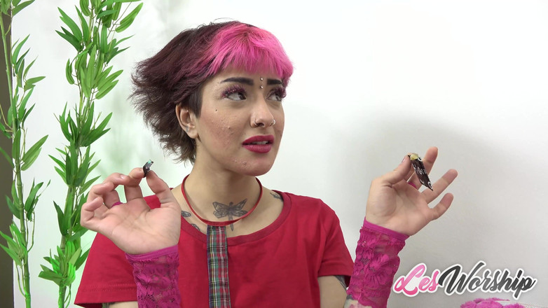 Les Worship: Andressa menunjukkan Kepada Maria Cara Memancut Mani Dari Dubur - Mainan...