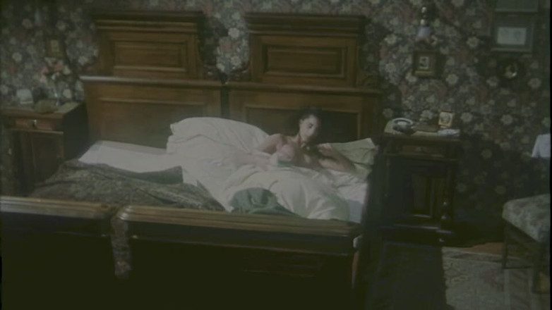 pornitaliangraffiti: Sarah Young Dreams of Fucking Her Ex