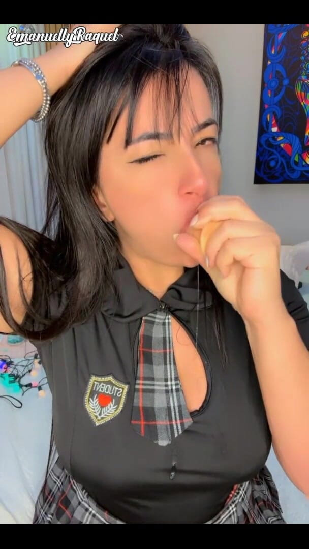 Emanuelly Raquel: 星期五恋物癖学生