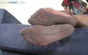 Foot Fetish HD: Alessia, gorgeous babe enjoys teasing with her feet