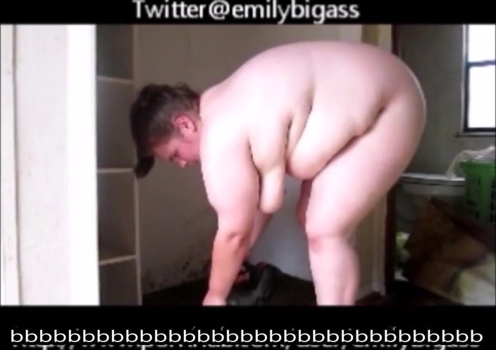 Fat Goddes: Nahá práce v práci byla chycena mým šéfem nahá