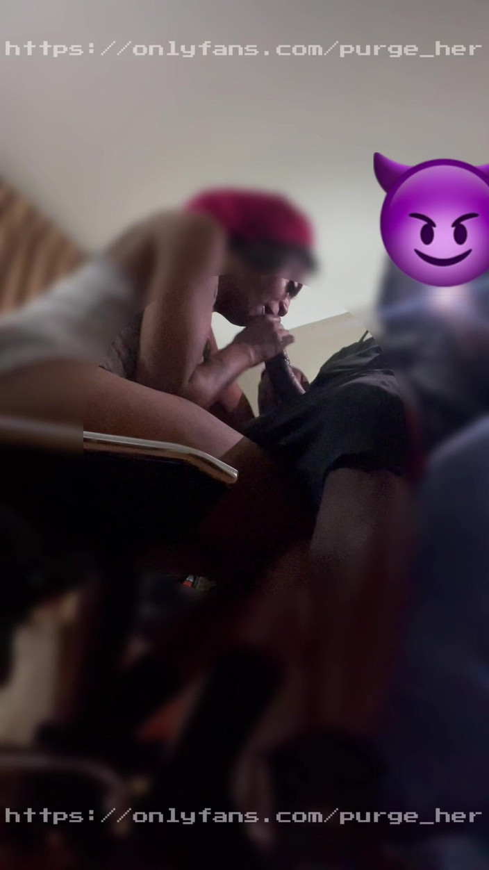 Purge_her: Troia Emo Lavora Sodo per Una Sborrata