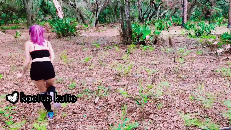 kactus kutie: Найпотихіша сеча в гарячому поході