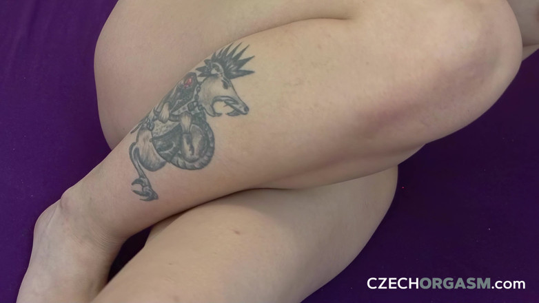 Czech Orgasm: Czech Orgasm 37: Hippe Spreads Legs Wide