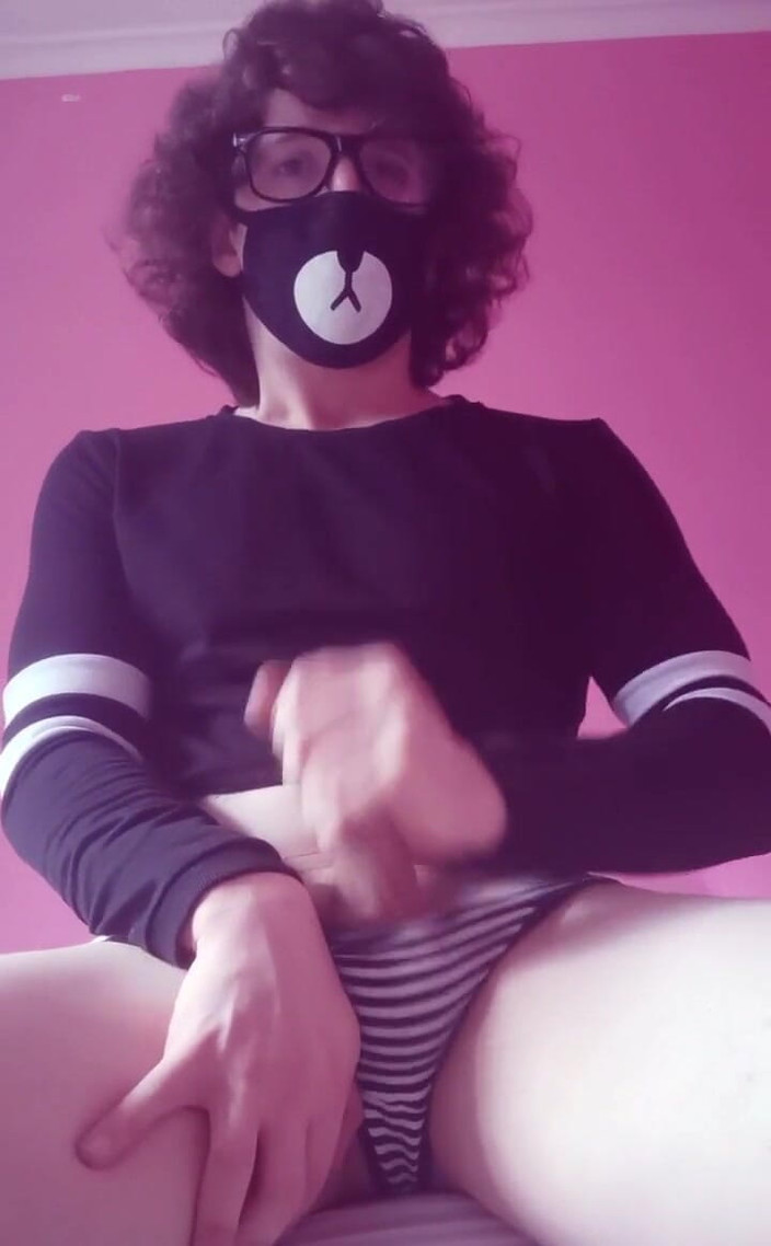 Rainbow Femboy: 더 소프트코어 비디오 오늘 고스 색상으로 딸딸이