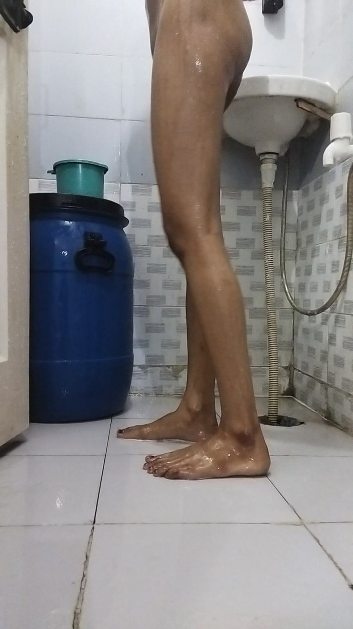 Zehra couple: Une bhabhi prend une douche