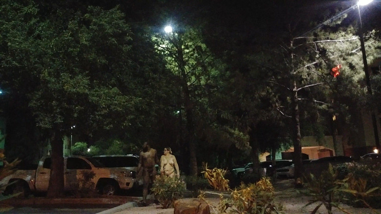 Rendezvousing Assets: मोटी खूबसूरत विशालकाय पत्नी सार्वजनिक मज़ा!