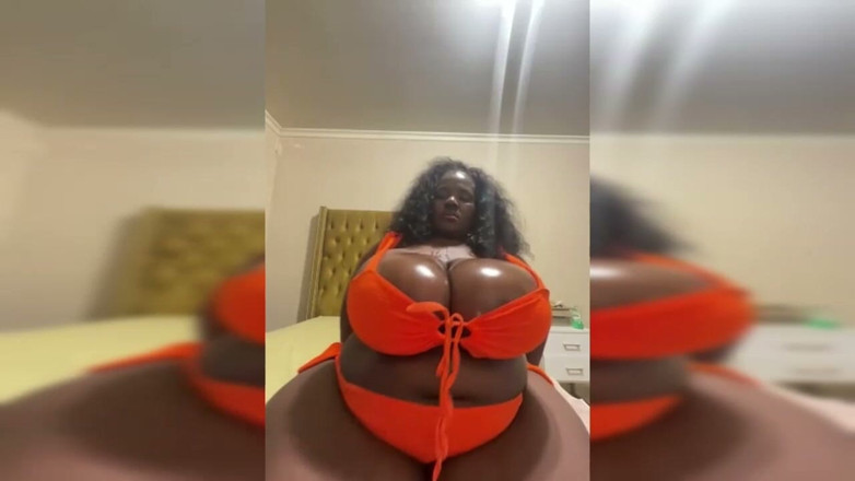 Legendary Booty Overdose: Tlustá a prsatá