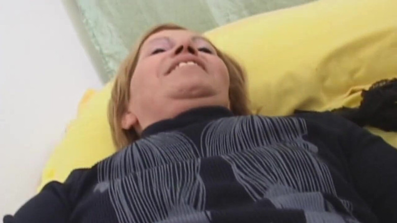 Real Home Made: My best friend's stepsister - Mature chick in threesome trouble