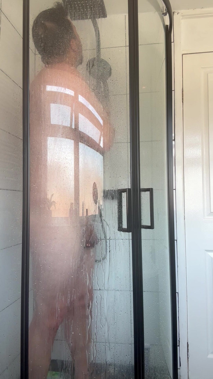 Jeffry: Horny Stepdad in Bathroom
