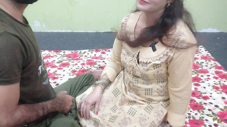 Gullnazkhan: 久しぶりに、私はインド人のデジのガールフレンドに会いました。彼女に新しい部屋を見せ、素晴らしいセックスをしましたヒンディー語のオーディオ