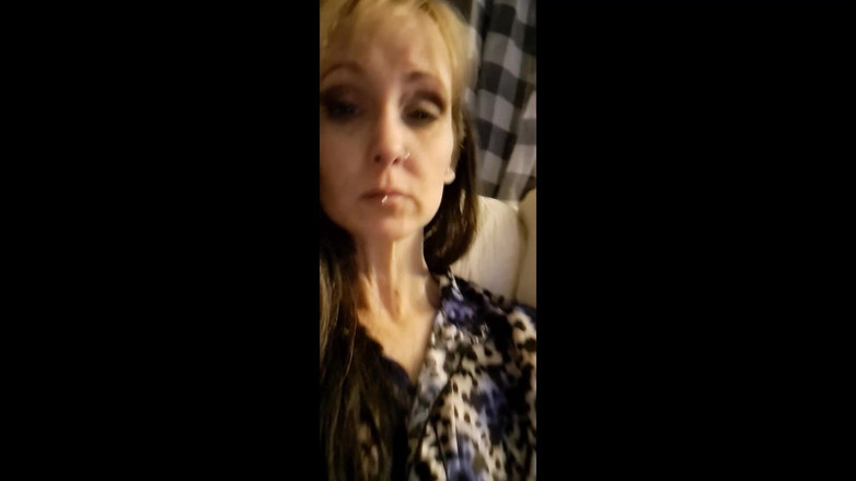 PandoraSG: Fetiș cu căscat - gotică cu piercing-uri faciale