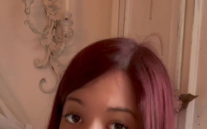 Dolls Cult: Soyunup dildomda zıplamamı izle