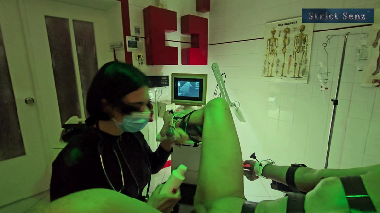 Strict Senz: Dr. Dame Medea Untersuchung Bizarre Harte Bondage CBT Und Medizinische...
