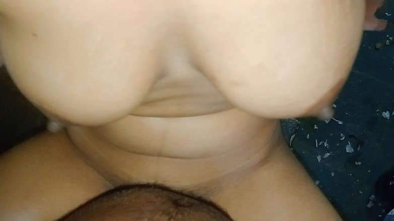 NikiRathod: Sex na sousedské kuchyni s Divyou - část 4 sousedního domu