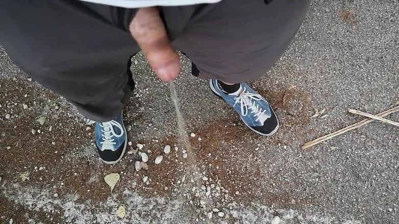 Cicci77: Piss and Cum Outdoor in a Park