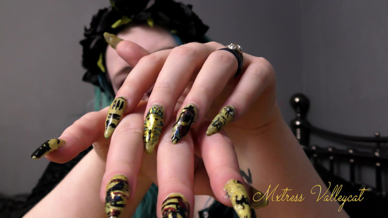 Mxtress Valleycat: Sembah claw