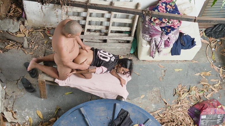 Bebes vagabundas: pulando, sem nada, sem quintal