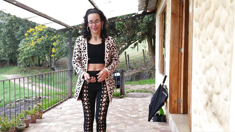 Clarkykore: मैंने एक दोस्त को कॉफी लेने के लिए आमंत्रित किया और उसने दूध निगल लिया