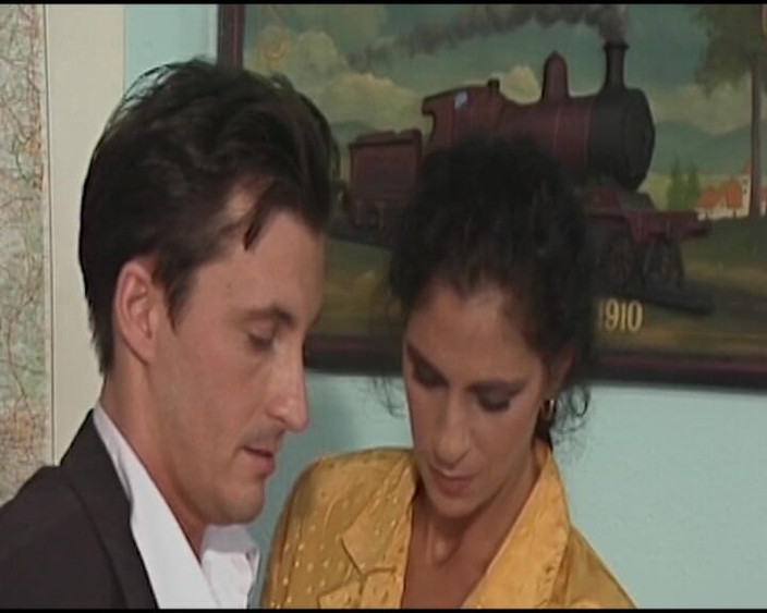 Deutsche Damen: Perfektní sekretářka z Německa byla ošukaná v kanceláři