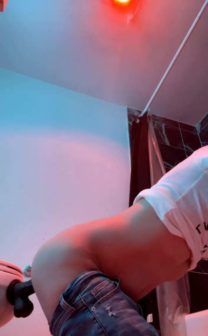 Sissy slave Sylvia: 典型的な火曜日の朝