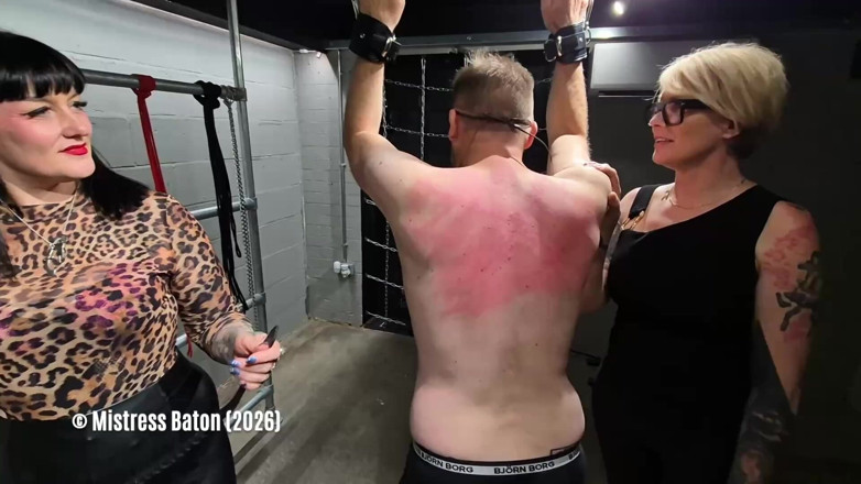 MistressBaton: Zalim Çifte Domme Kırbaçlama
