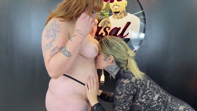Couple dna: Cardboard Scavenger Couldn't Stand the Horniness and Gave Us Her...