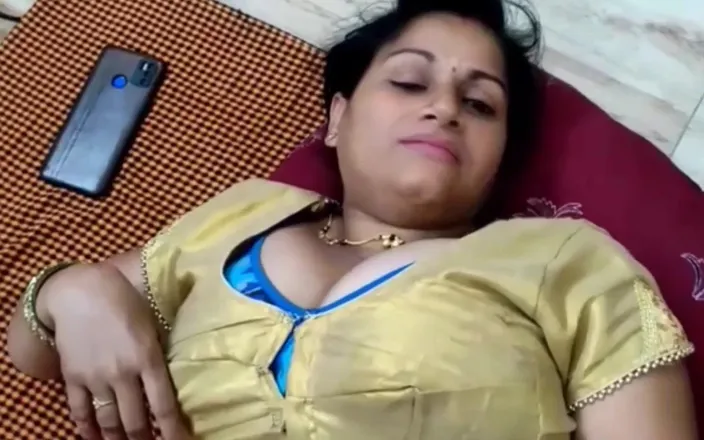 Hemant sarita: Indian aunty Red saree with boyfriend sex enjoy