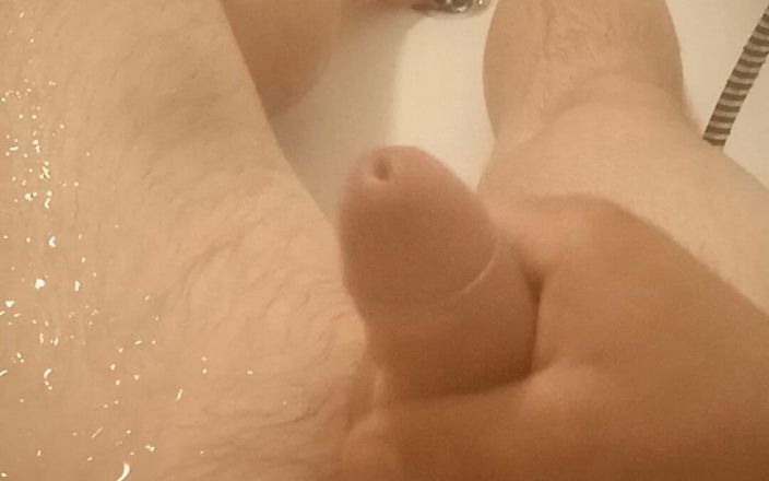 Ronie: Steamy Masturbation in My Bathroom