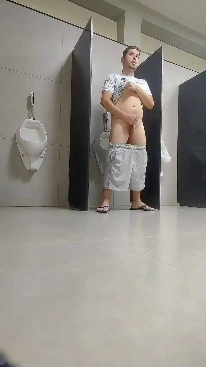 Marcosninfo: Me Exibi No Banheiro Do Mercado E Quase Fui Pego...