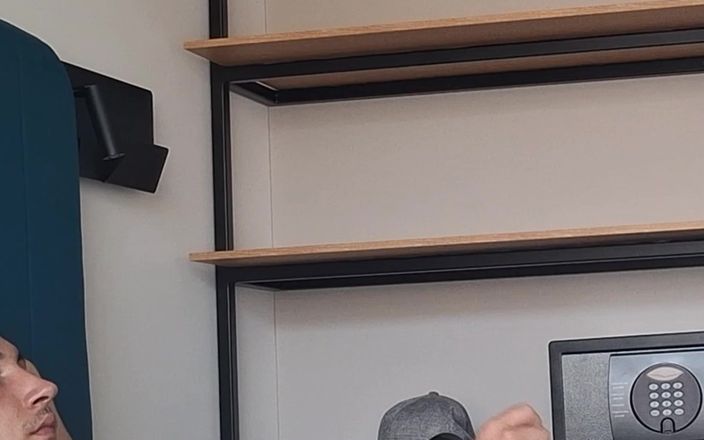 Dexterxxlfun: 내 큰 엉덩이를 따먹는 혼자. 아빠의 엉덩이처럼 섹시한 마른 남자