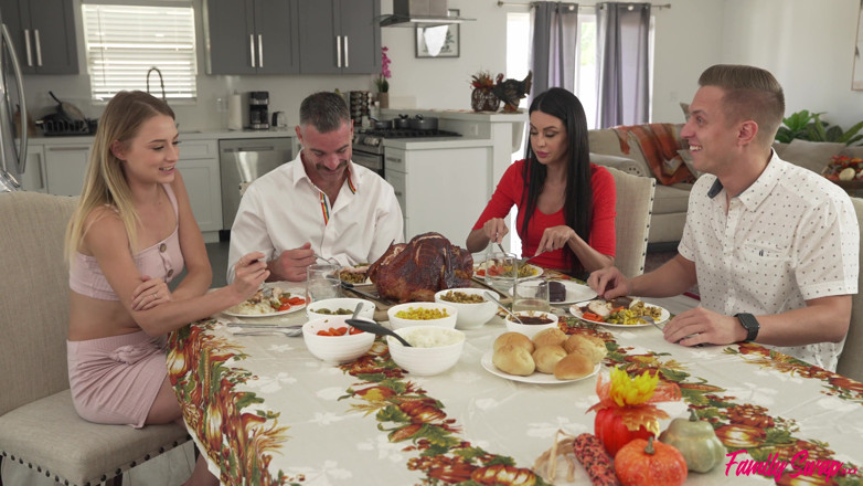 Family Swap: Everything goes wrong for thanksgiving - s4e2