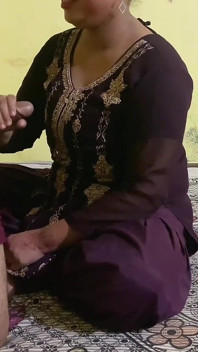 Mooie Bhabhi & Devar Ji kwamen allebei in de geile bui tijdens een gesprek echte eigengemaakte Indische volledige video met Hindi-audio