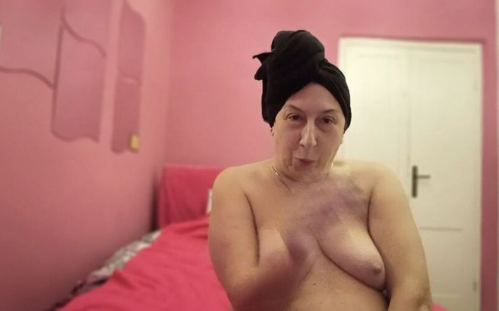 Veronica Rossi: Veronica Rossi officiell - din favoritporrstjärna är alltid våt