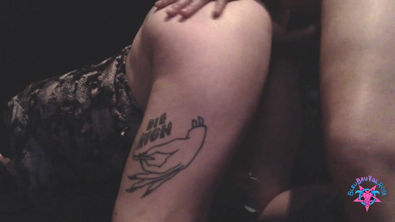 BleuBrutalRose: Můj velký milf zadek se snědí, než se tvrdě ošuká...