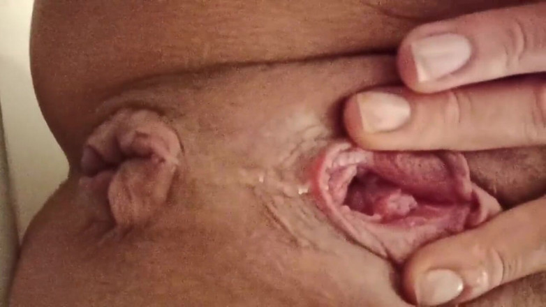 Mistress_GR: Long pee with gas
