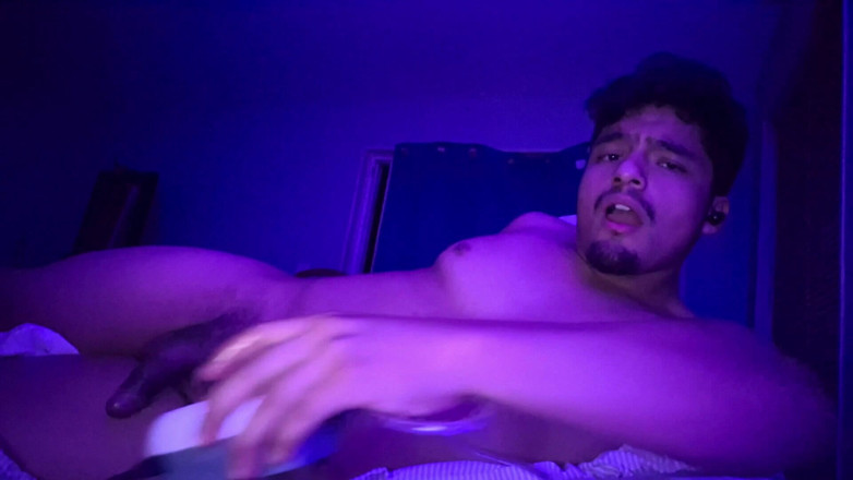 NakyJoss: Melancap zakar saya yang belum dipotong semasa memancut perut saya