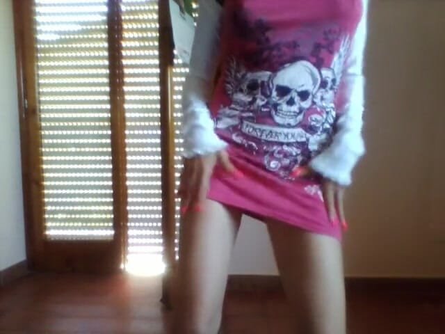 savannahamatoriale: Shake Shake bez spodního prádla - tanec bez kalhot