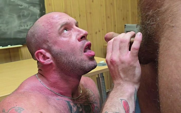 Troy White UK: Băiat homosexual venerat 2 pule mari heterosexuale