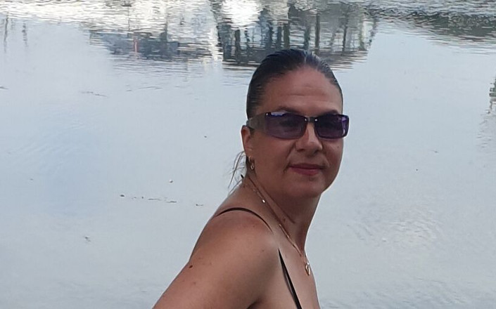 Tania 1988: Jalan pantat di Udara