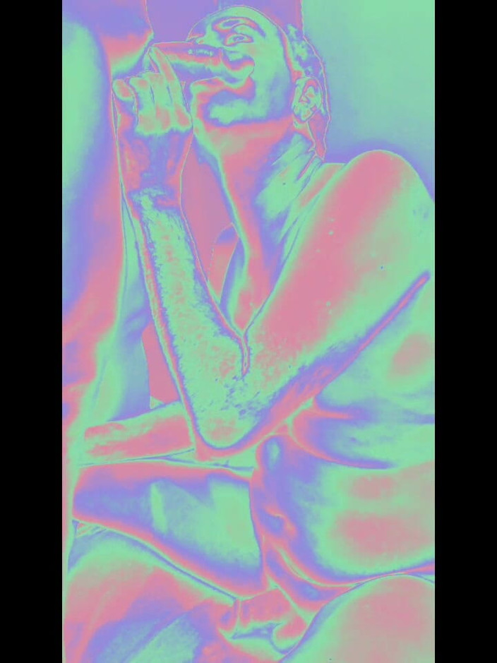 Ladyboy Karl: 홀로에서 레이디보이 빨기