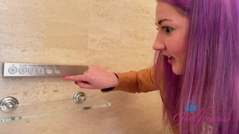 ATK Girlfriends: Liburan Virtual