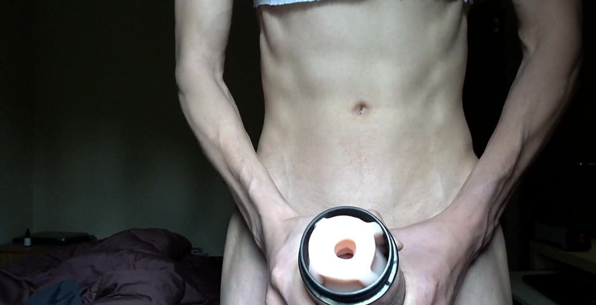 Mistress Mel: Haruskah saya menggunakan fleshlight saya di video lebih lanjut?