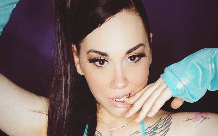 Lilou: Küçük ıslak amcığım