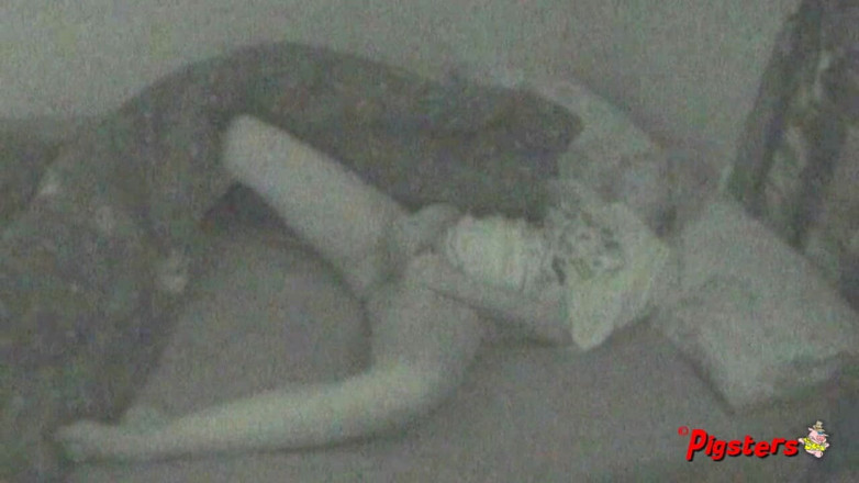 Pigsters: Video rekaman seks si cewek semok christie lagi asik fingering...