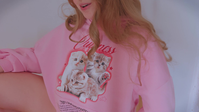 Mrs Wetslavs: O mamă sexy cu forme cu un cur mare verifică...