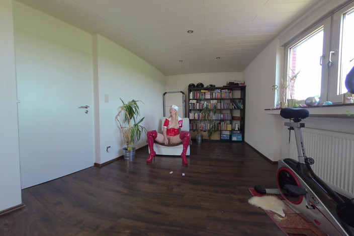 BlondeHexe VR: 발정난 간호사