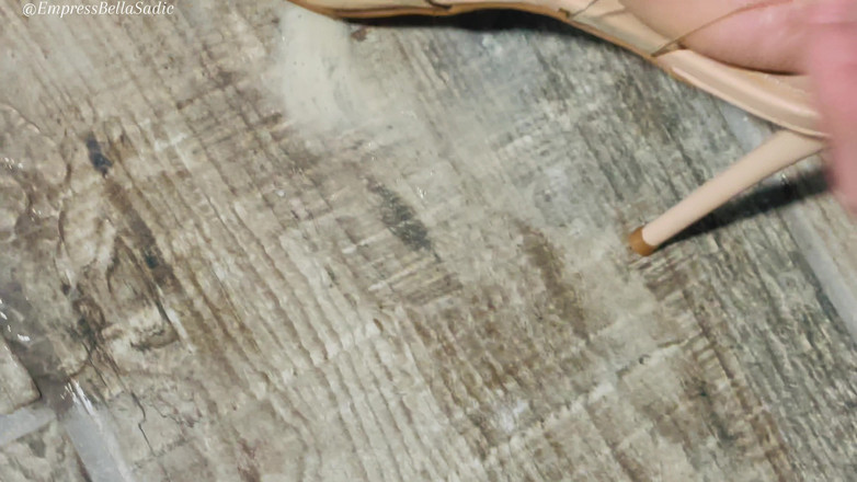 Empress Bella Sadic: Tanta saliva dall'Imperatrice Bellasadic