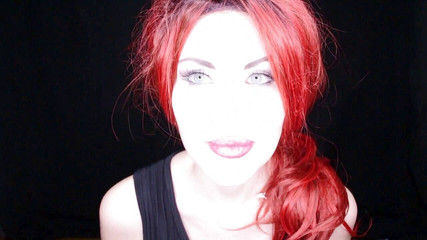 Lady Mesmeratrix Official: La padrona italiana rossa in stivali neri ti umilia