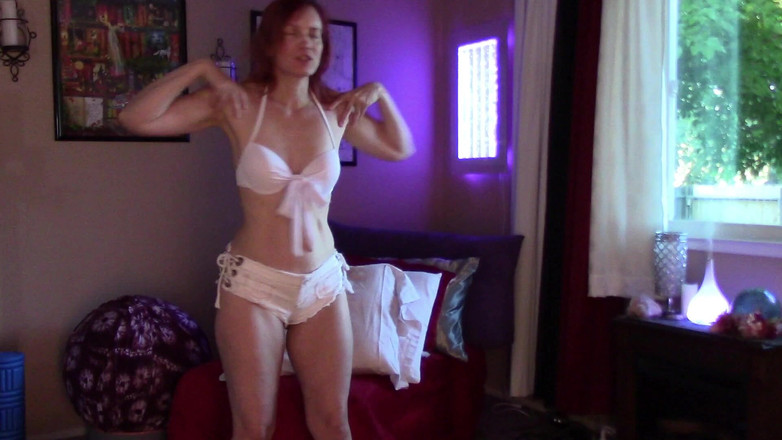 Aurora Willows: Yoga in piedi